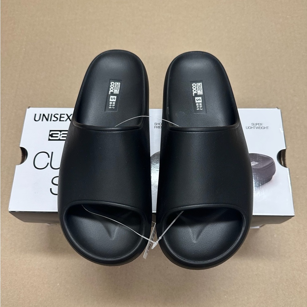 NEW - Unisex 32 Degrees Black Cushion Slide